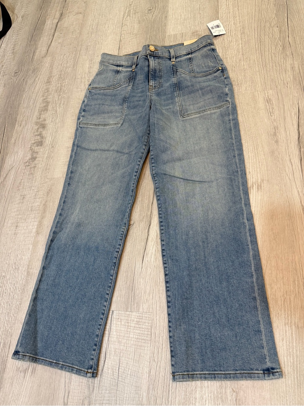 Kut from the Kloth Straight Leg Jeans in Light Blue Wash